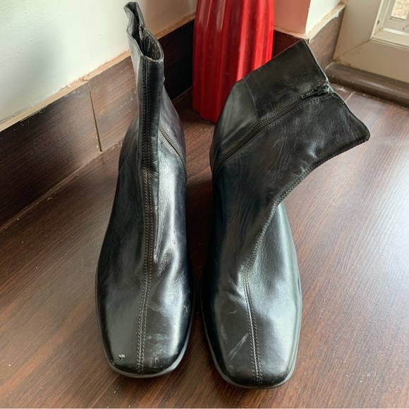 Leather heeled boots - Picture 8 of 8